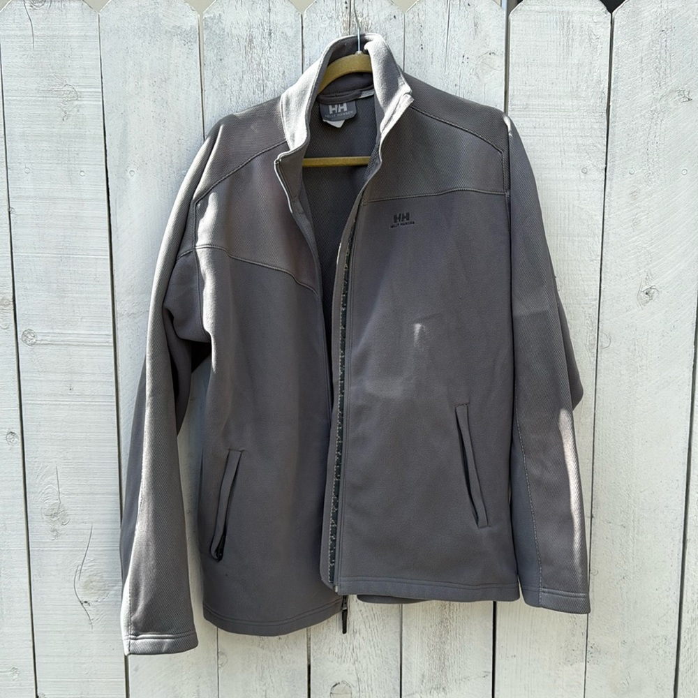 Men’s L Helly Hansen fleece with cool vented accent fabric.